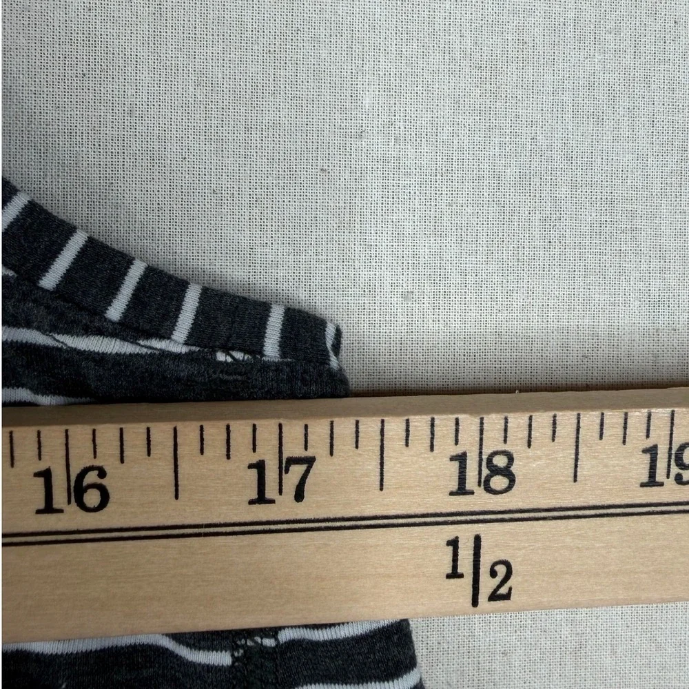Lululemon Women All Tied Up Tank‎ size Small Dark Grey/White